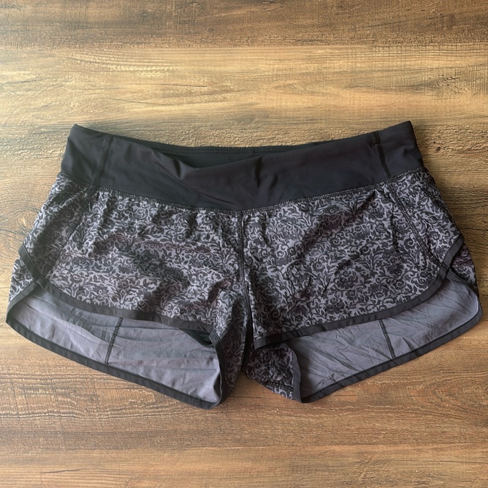 Lululemon Floral Speed up short 10